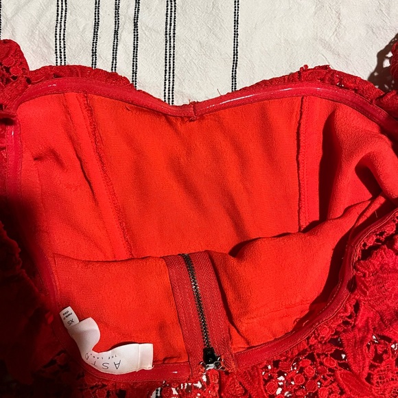 ASTR off the shoulder lace crop top - Picture 3 of 3